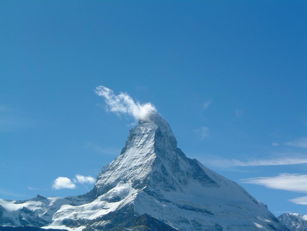 Strahlhorn Apartment Zermatt Room photo