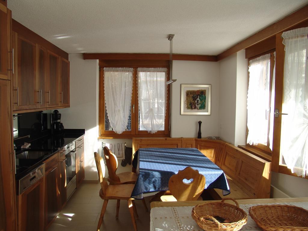 Strahlhorn Apartment Zermatt Room photo