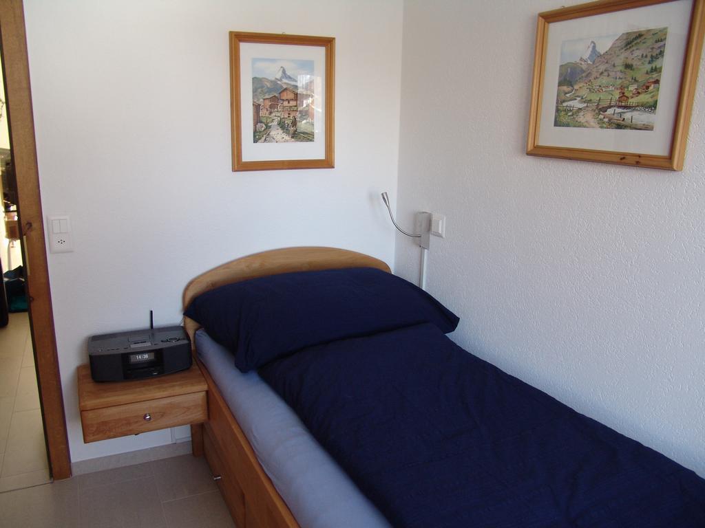 Strahlhorn Apartment Zermatt Room photo
