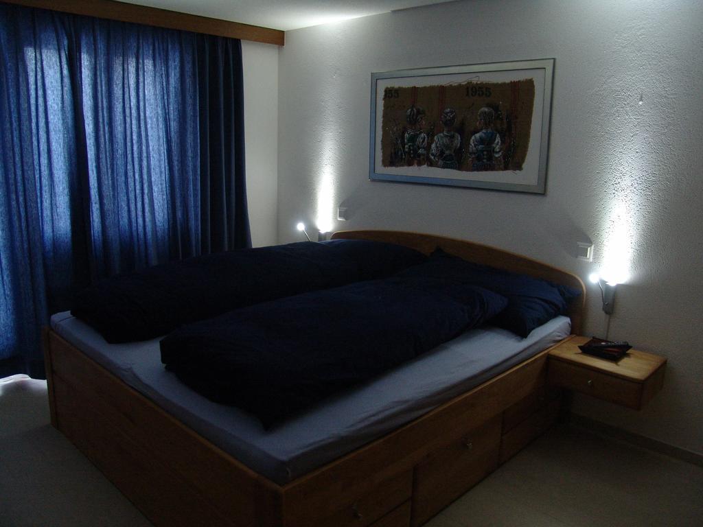 Strahlhorn Apartment Zermatt Room photo