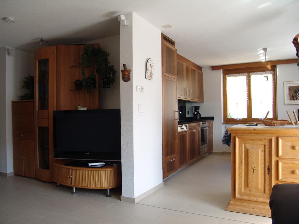 Strahlhorn Apartment Zermatt Room photo